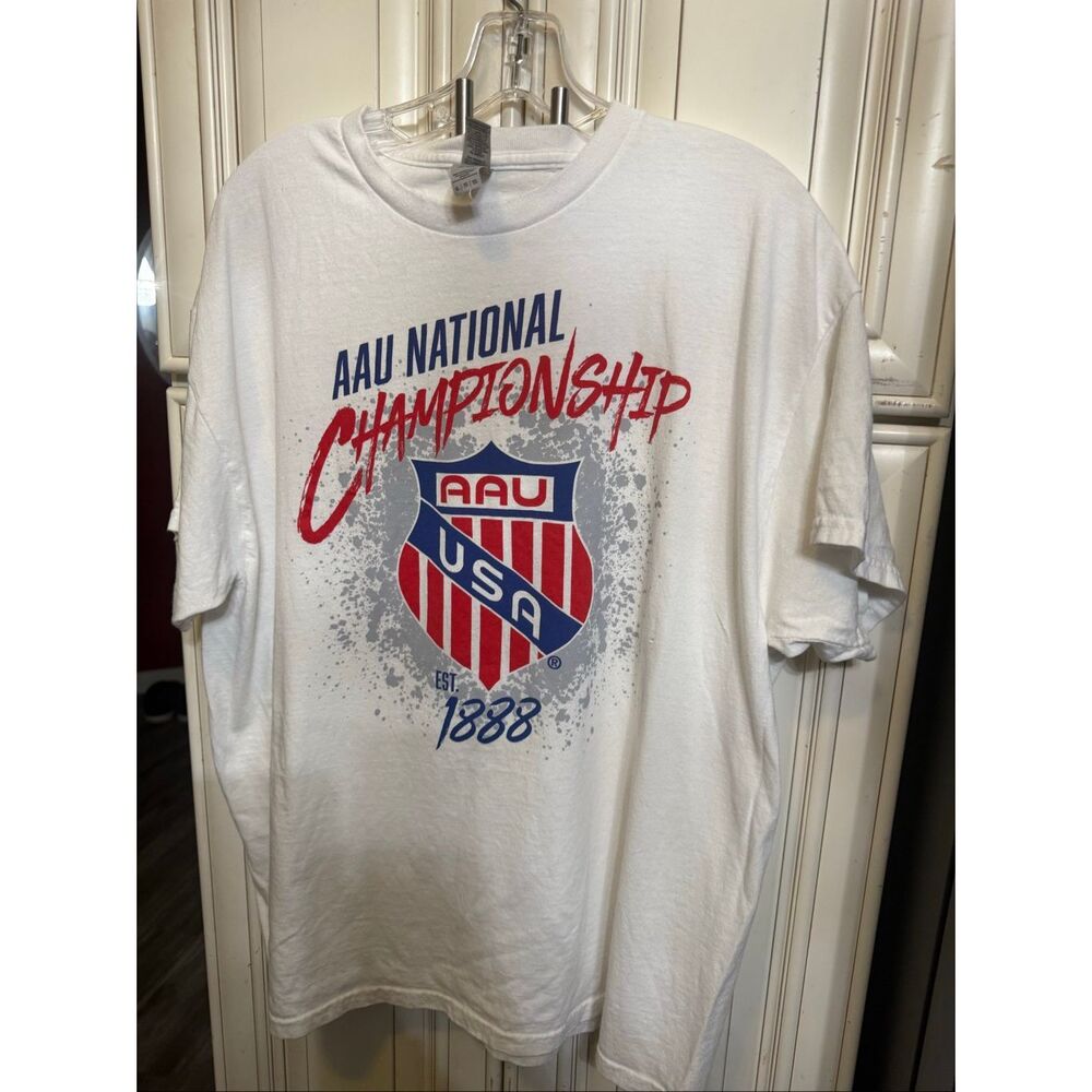 Gildan Men’s AAU 1888 USA National Championship T-Shirt White Size XL